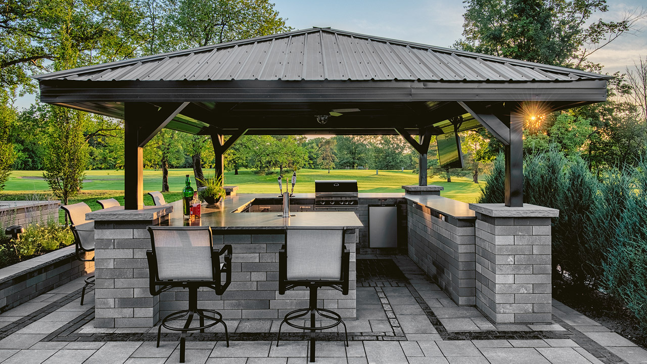 Outdoor Kitchen